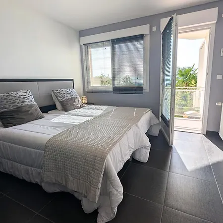 Apartamento Dans Avec Piscine Échenevex