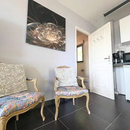 Appartement Dans Avec Piscine