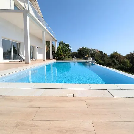 Appartement Dans Avec Piscine *